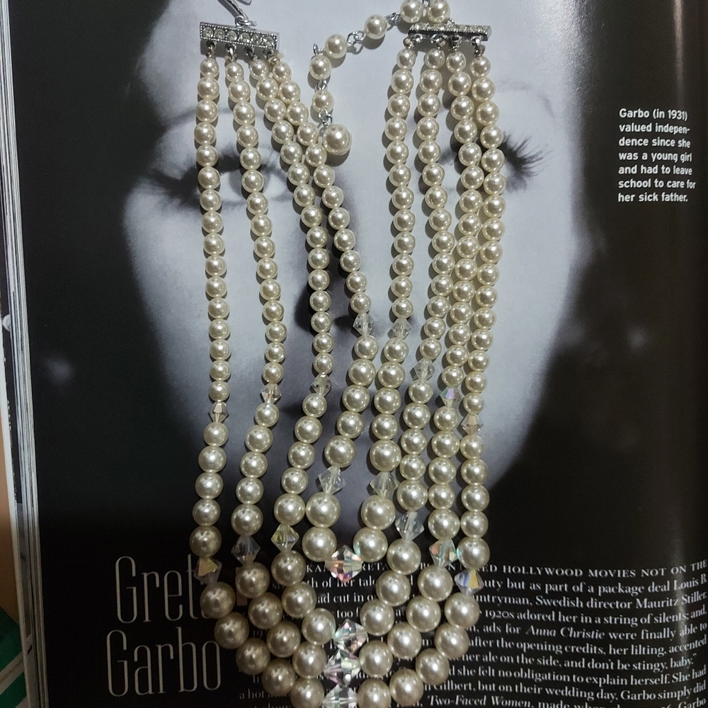 2/$50 Pearl vintage necklace - Picture 3 of 4